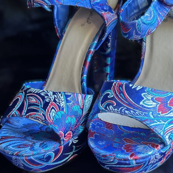 High Heel Platform Sandals SZ 8 Blue floral satin, 4.7" Heels - Picture 7 of 12